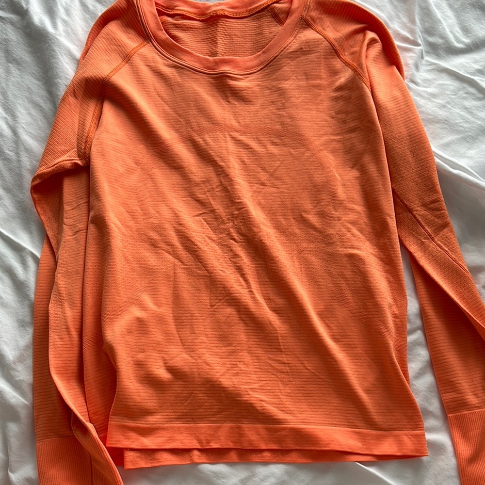 Lulu long sleeve swiftly tech race length size 6 orange